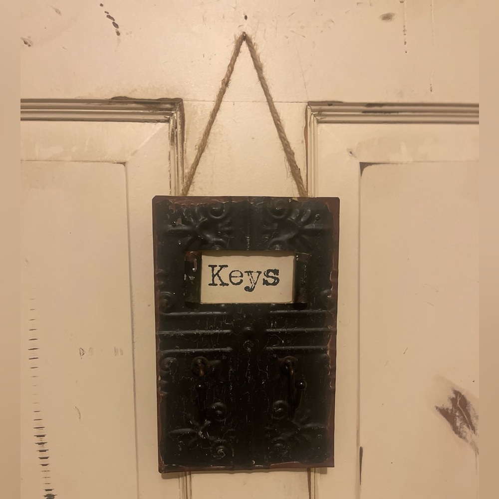 Cute wall hanging for keys with two hooks. Adorable! 8 in X 5 1/4 in